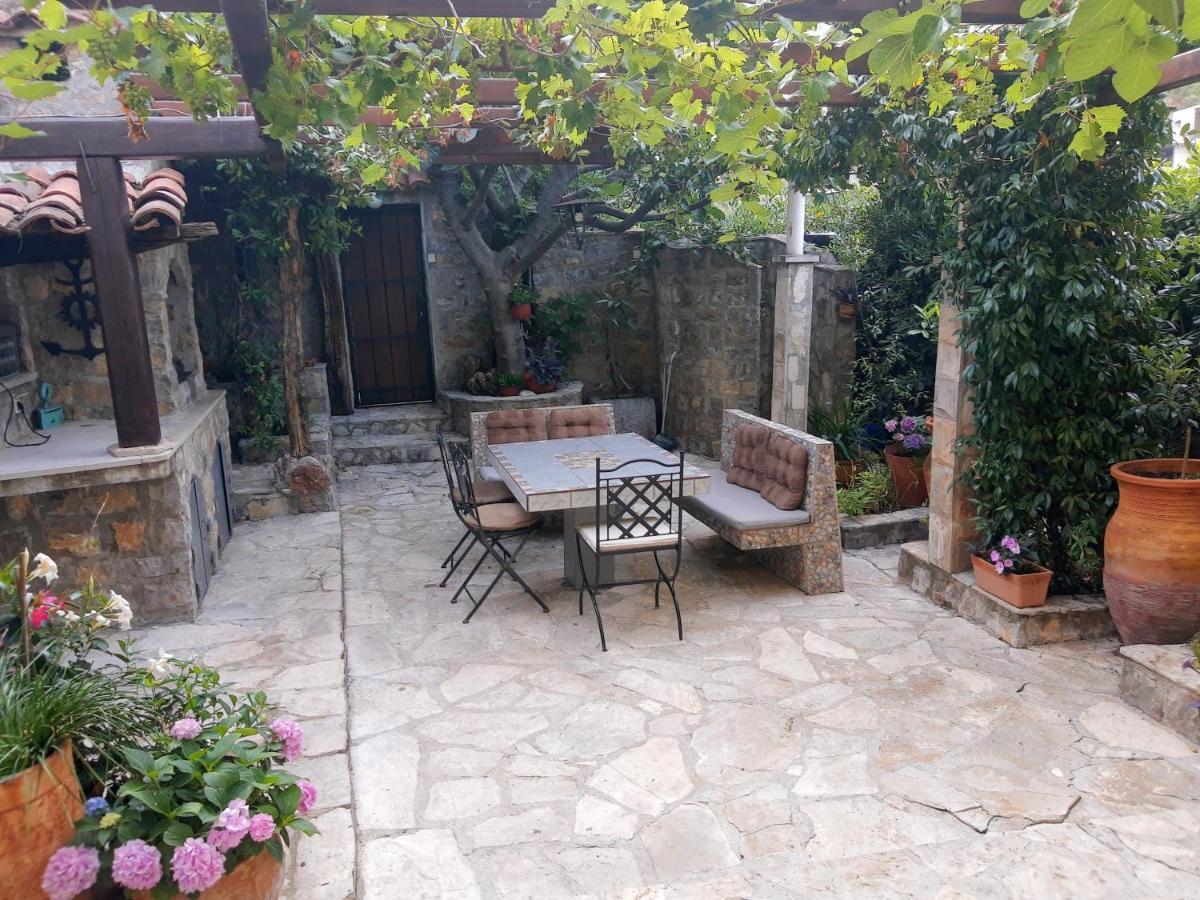 Sea-Side Old Stone Villa With A Private Garden Budva Exterior foto