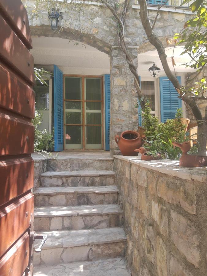 Sea-Side Old Stone Villa With A Private Garden Budva Exterior foto