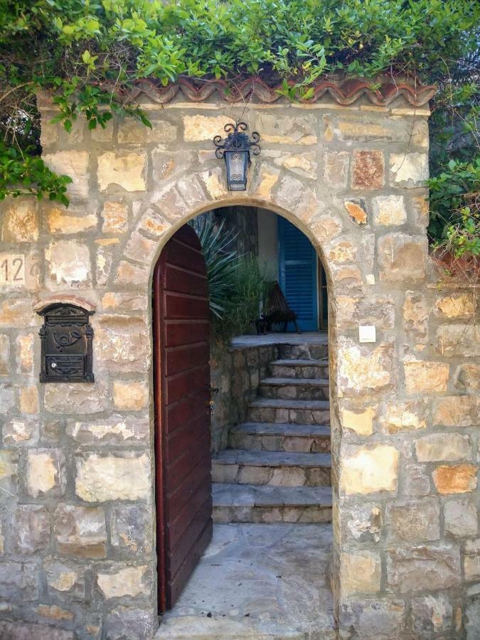 Sea-Side Old Stone Villa With A Private Garden Budva Exterior foto